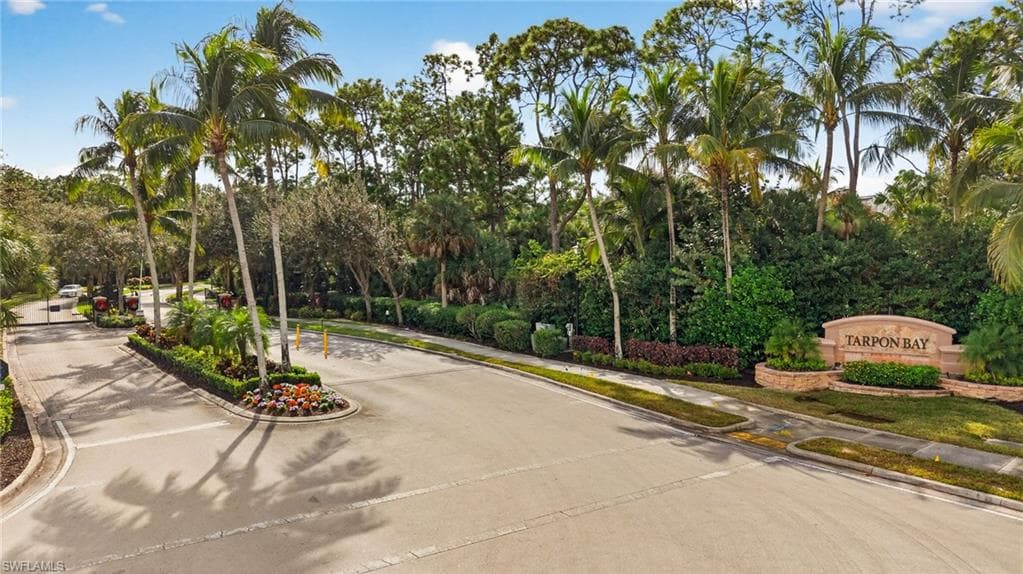 2001 Tarpon Bay DR N # 102, NAPLES FL 34119-38