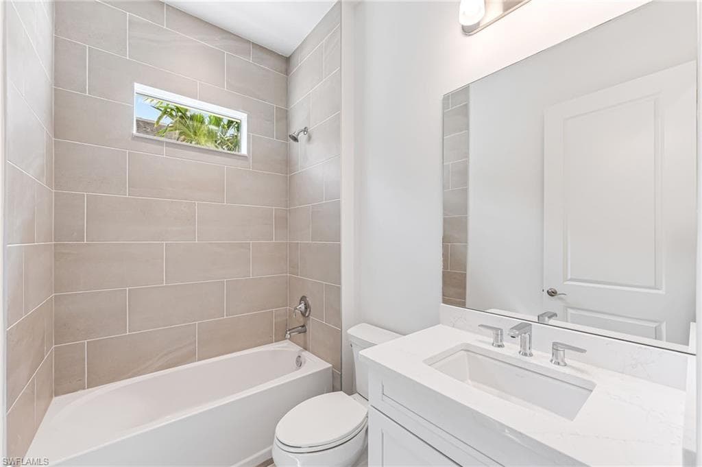 8786 Saint Lucia DR, NAPLES FL 34114-17