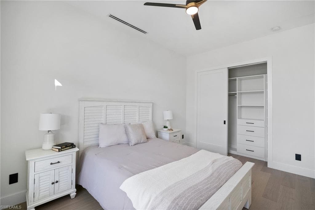 1677 Northgate DR, NAPLES FL 34105-17