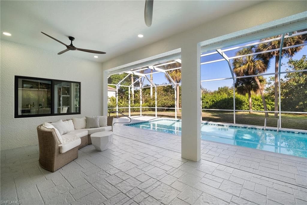 1677 Northgate DR, NAPLES FL 34105-28