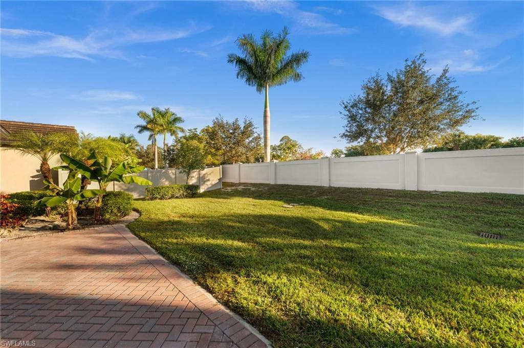 3292 Pilot CIR, NAPLES FL 34120-31