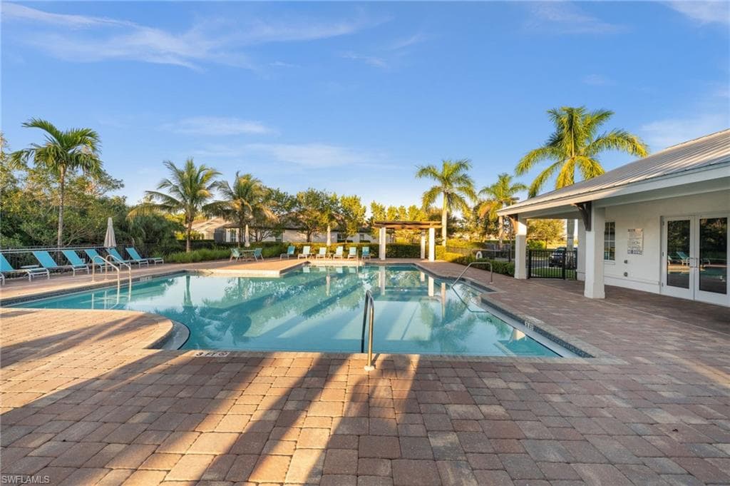 3292 Pilot CIR, NAPLES FL 34120-37