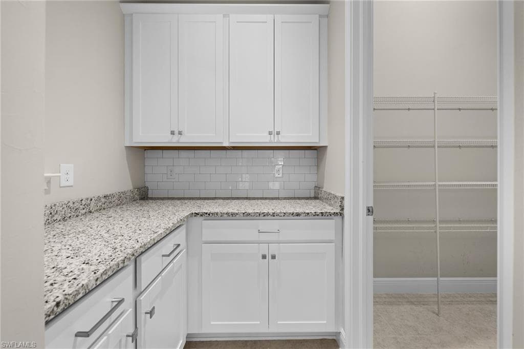 3292 Pilot CIR, NAPLES FL 34120-10