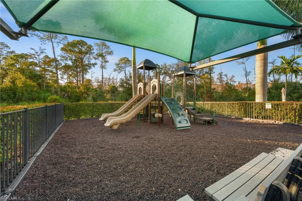 3292 Pilot CIR, NAPLES FL 34120-39