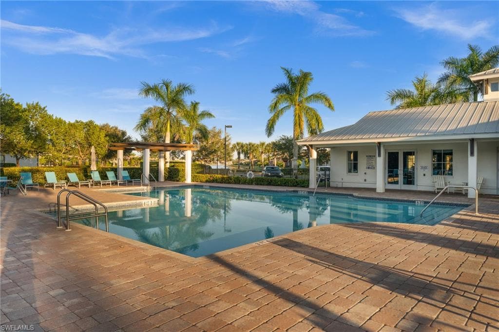 3292 Pilot CIR, NAPLES FL 34120-38