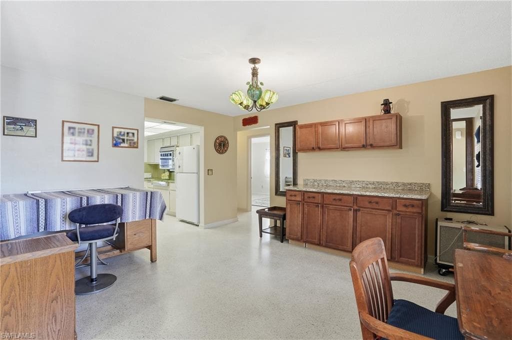 5541 Winkler RD, FORT MYERS FL 33919-12