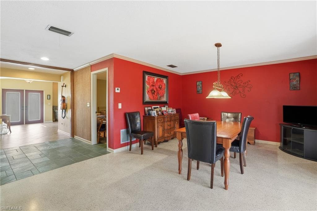 5541 Winkler RD, FORT MYERS FL 33919-6