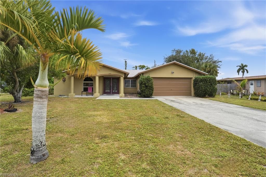 5541 Winkler RD, FORT MYERS FL 33919-4