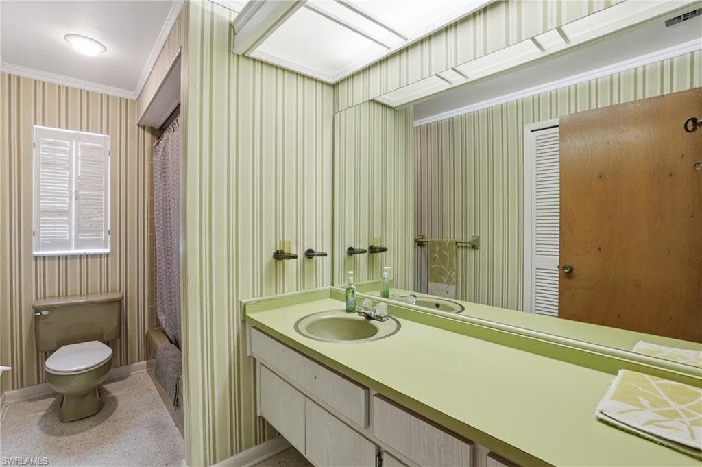 5541 Winkler RD, FORT MYERS FL 33919-17