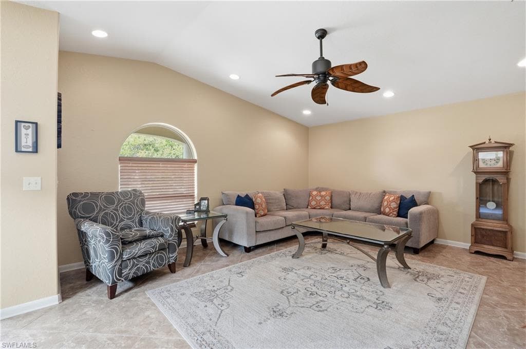 5541 Winkler RD, FORT MYERS FL 33919-3