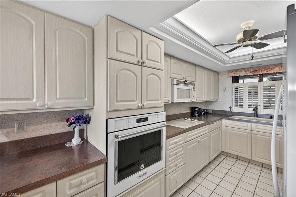 5260 S Landings DR 502-8