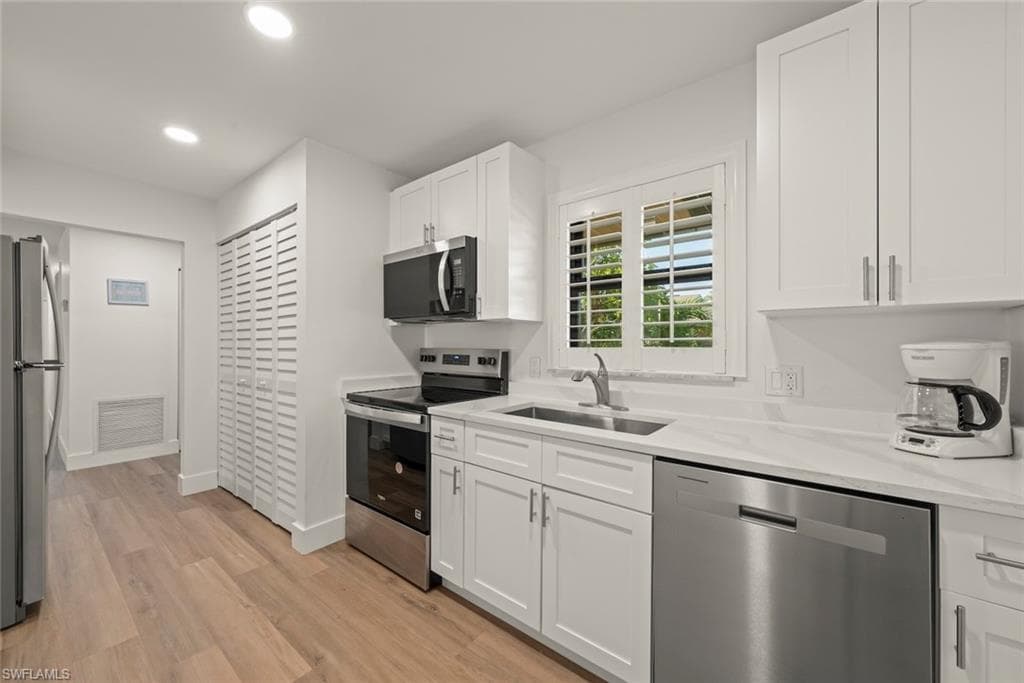 5117 Sea Bell RD # D204, SANIBEL FL 33957-16