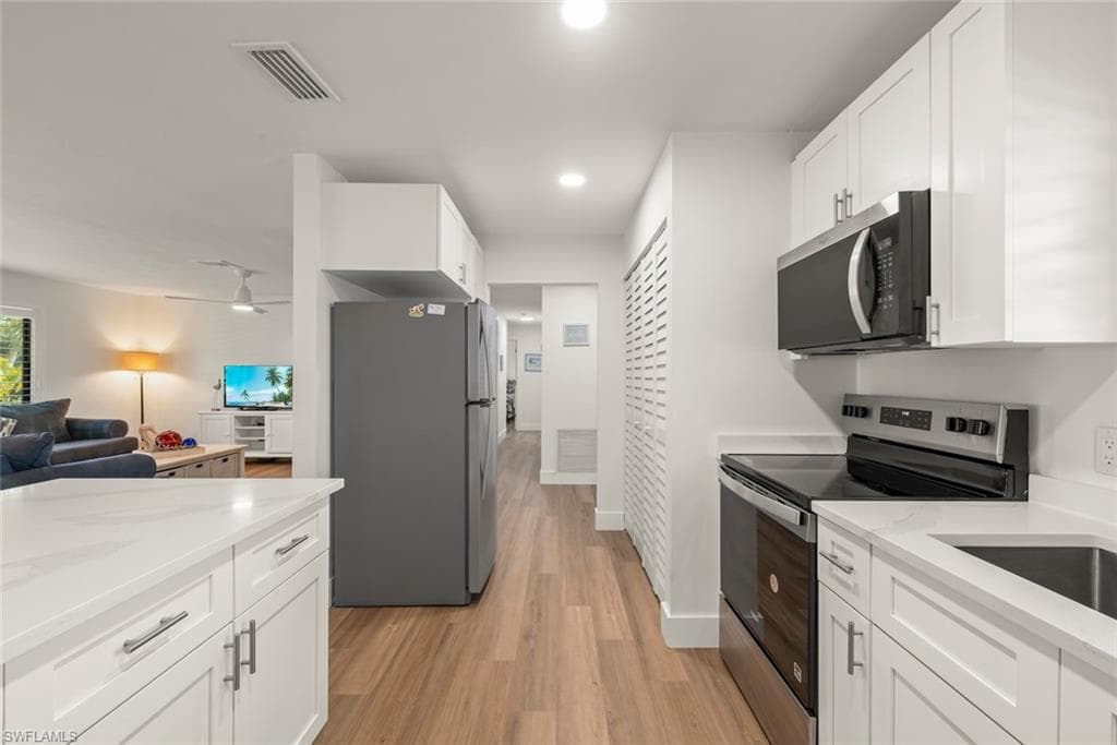 5117 Sea Bell RD # D204, SANIBEL FL 33957-17