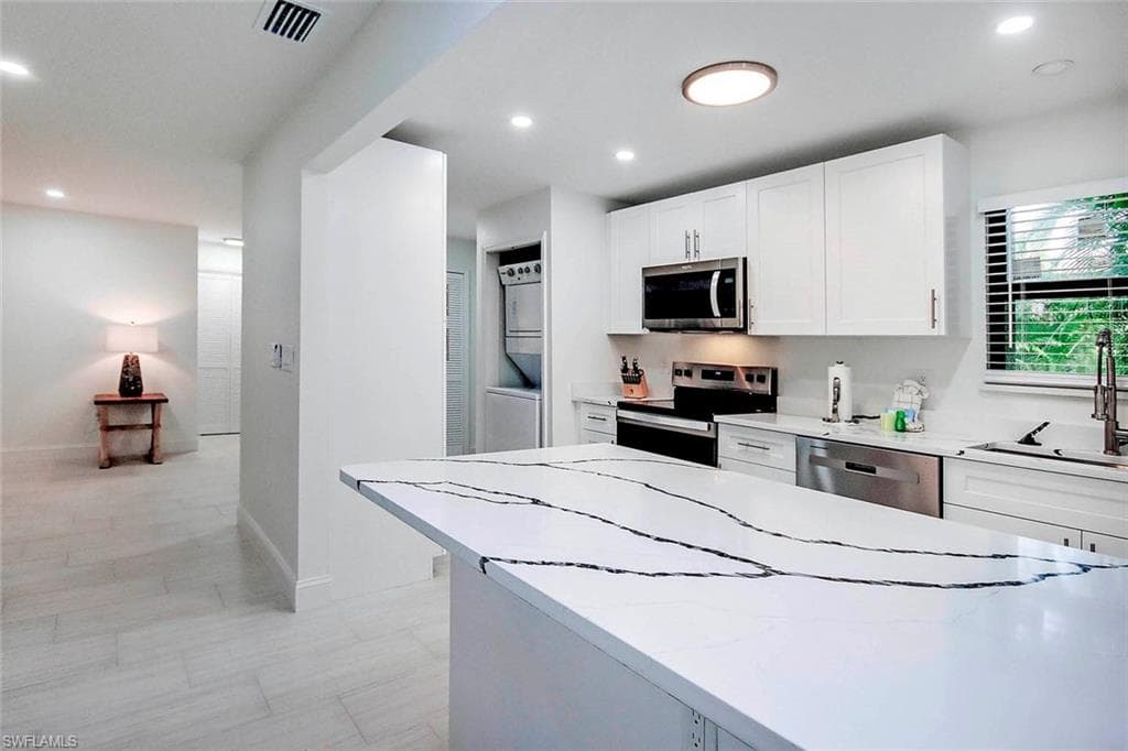 5117 Sea Bell RD # A102, SANIBEL FL 33957-10