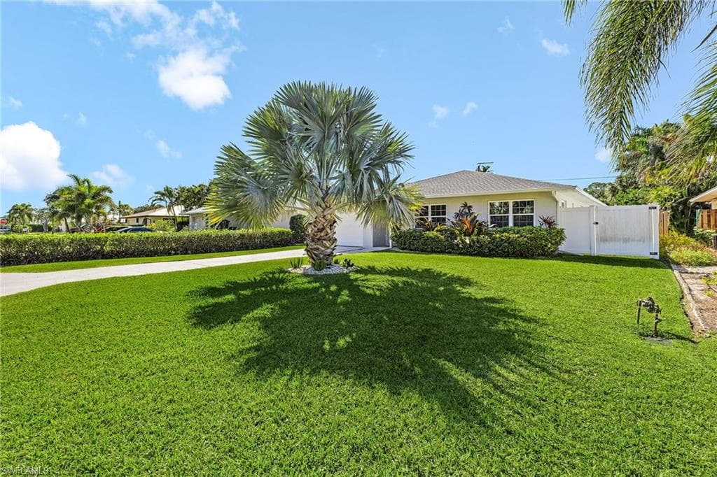 116 1st ST, BONITA SPRINGS FL 34134-4