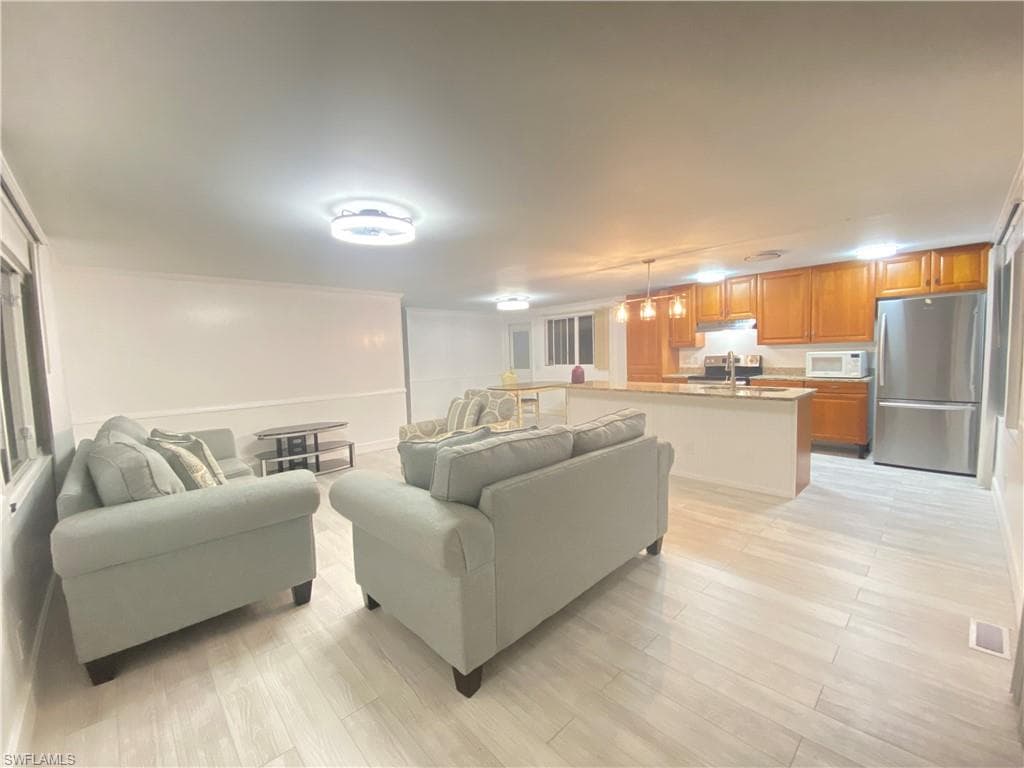 5506 Virginia Dare LN-11