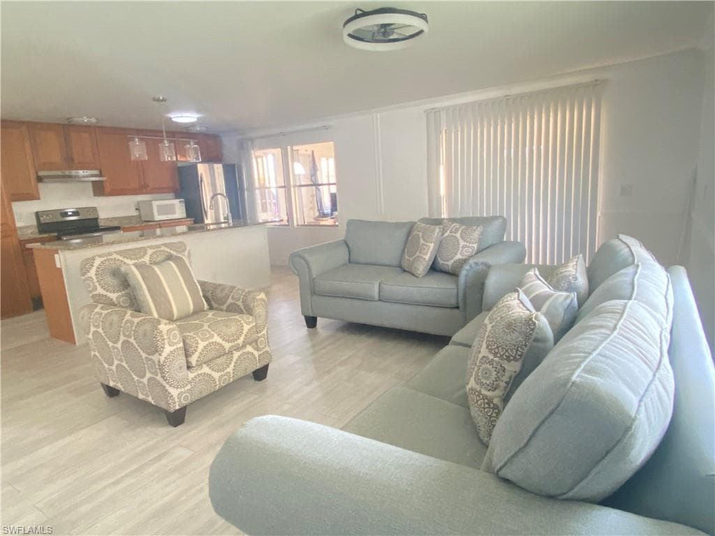 5506 Virginia Dare LN-18