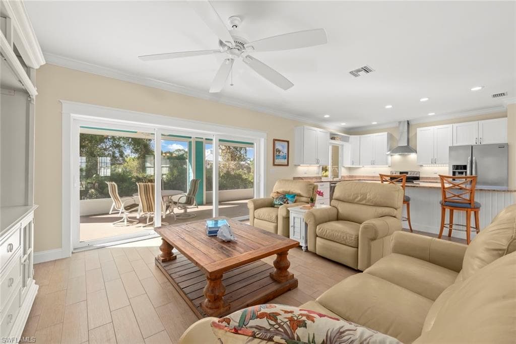 11931 Oakland DR, BOKEELIA FL 33922-3