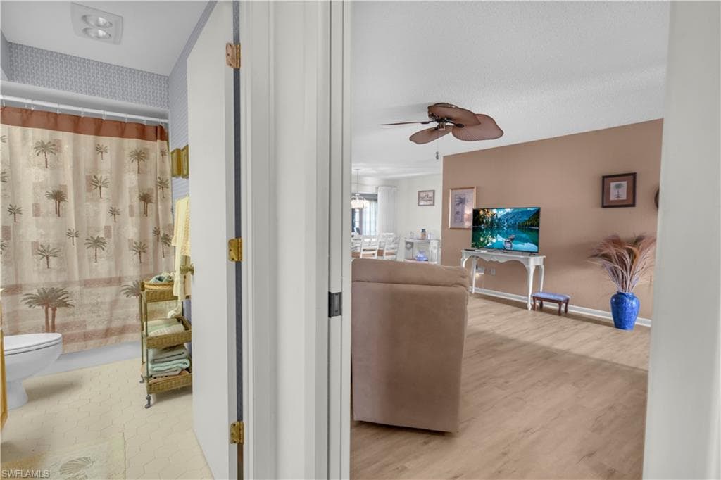 1251 Broadwater DR, FORT MYERS FL 33919-32