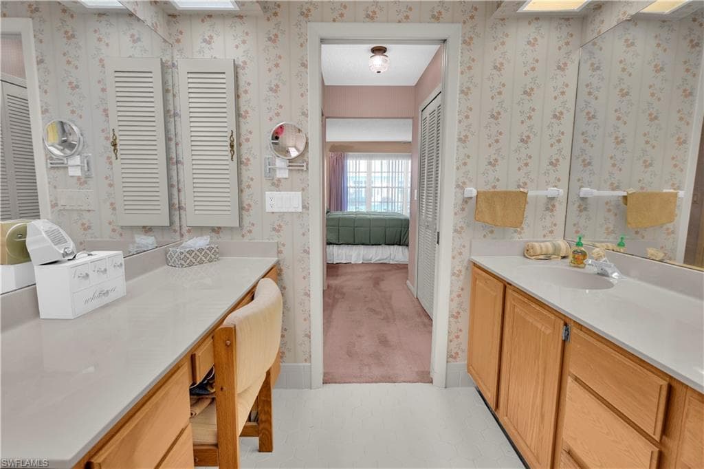 1251 Broadwater DR, FORT MYERS FL 33919-24