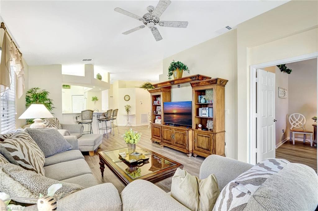 10910 Santa Margherita RD # 204, ESTERO FL 34135-4