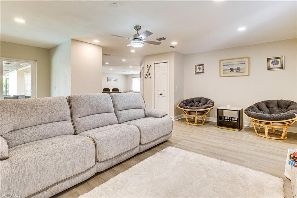 6030 Perthshire LN, FORT MYERS FL 33908-12