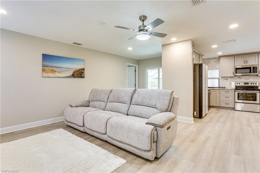 6030 Perthshire LN, FORT MYERS FL 33908-11