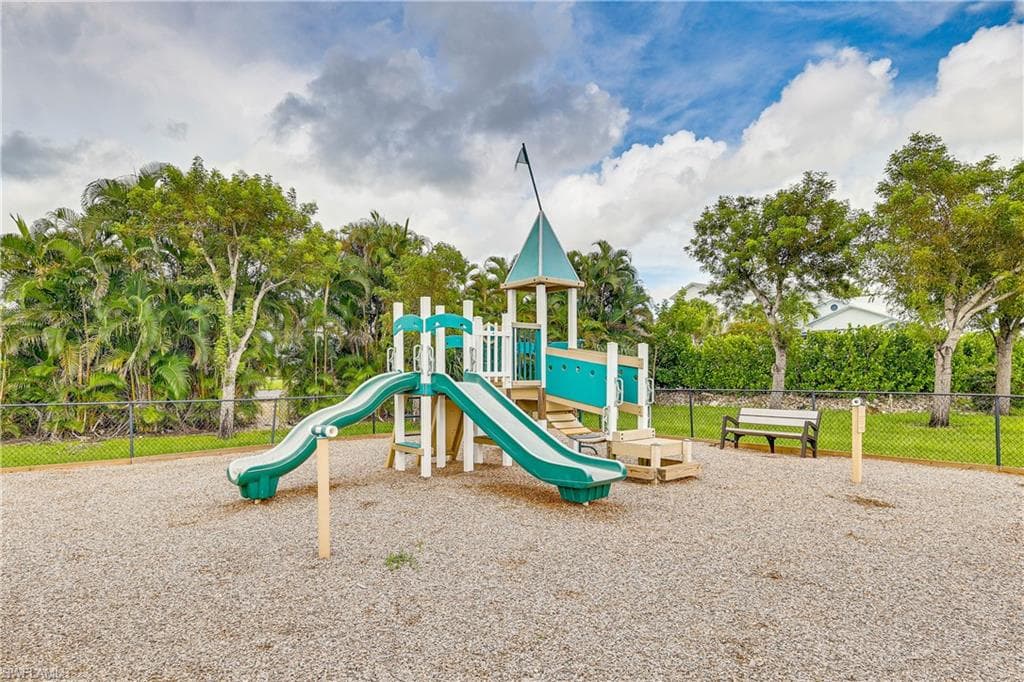 6030 Perthshire LN, FORT MYERS FL 33908-37