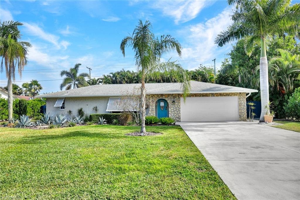 122 Palm River BLVD, NAPLES FL 34110-1