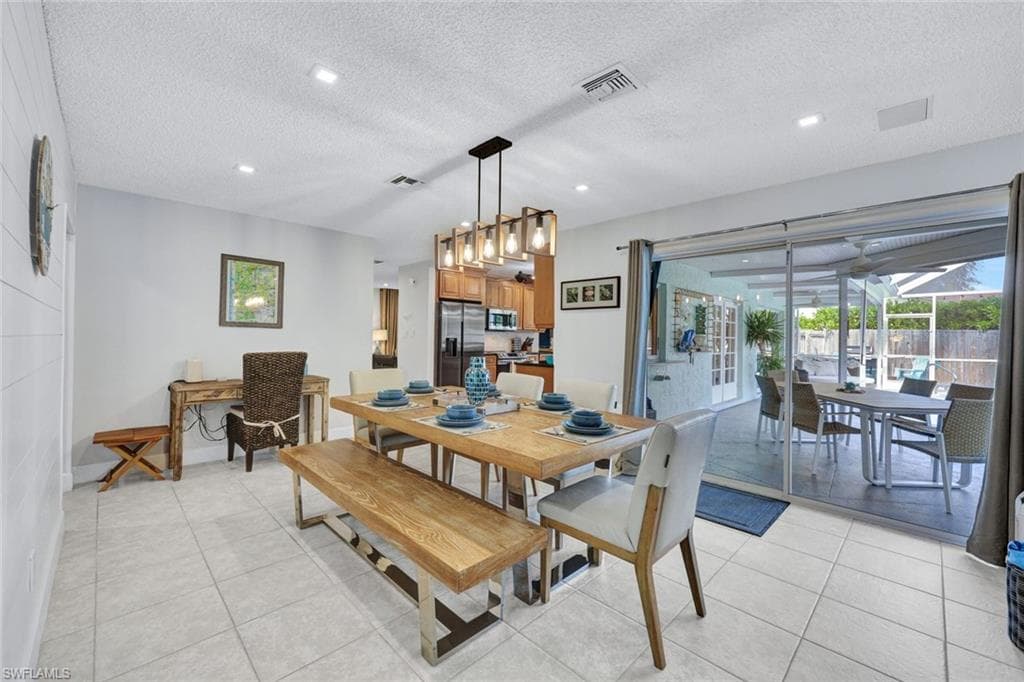 122 Palm River BLVD, NAPLES FL 34110-12