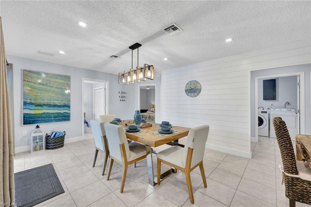 122 Palm River BLVD, NAPLES FL 34110-11