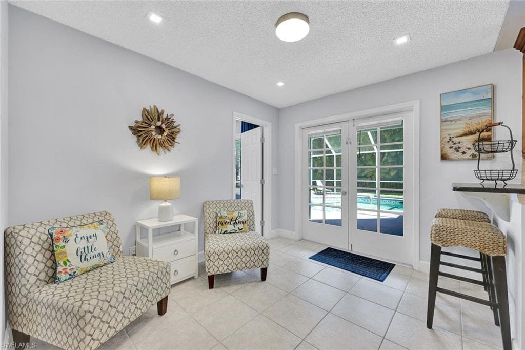 122 Palm River BLVD, NAPLES FL 34110-6