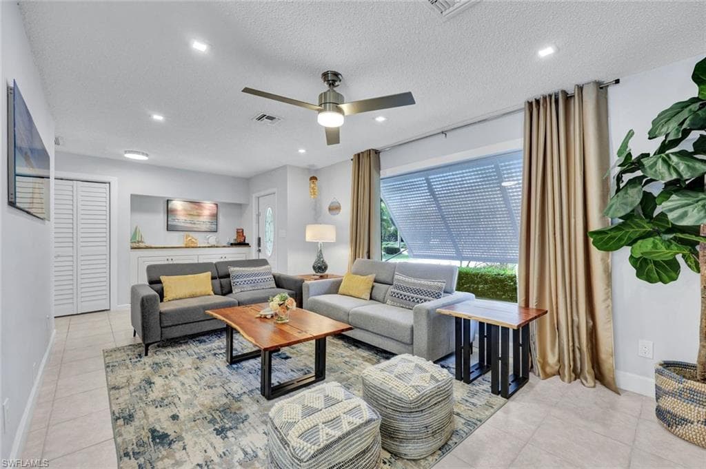 122 Palm River BLVD, NAPLES FL 34110-4