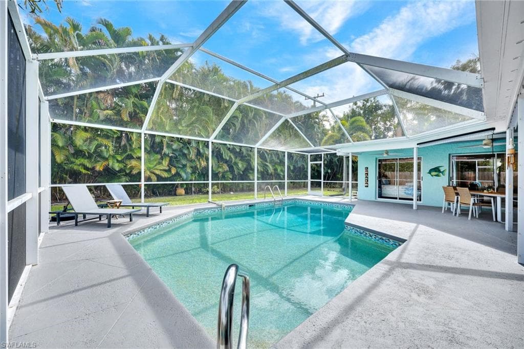 122 Palm River BLVD, NAPLES FL 34110-23