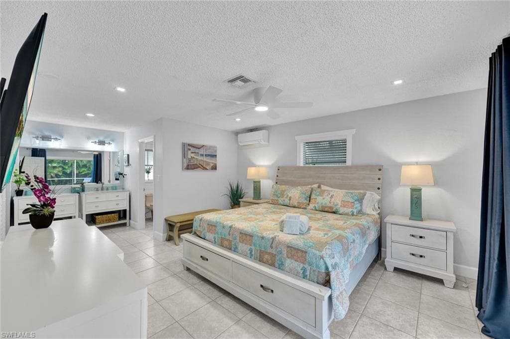 122 Palm River BLVD, NAPLES FL 34110-13