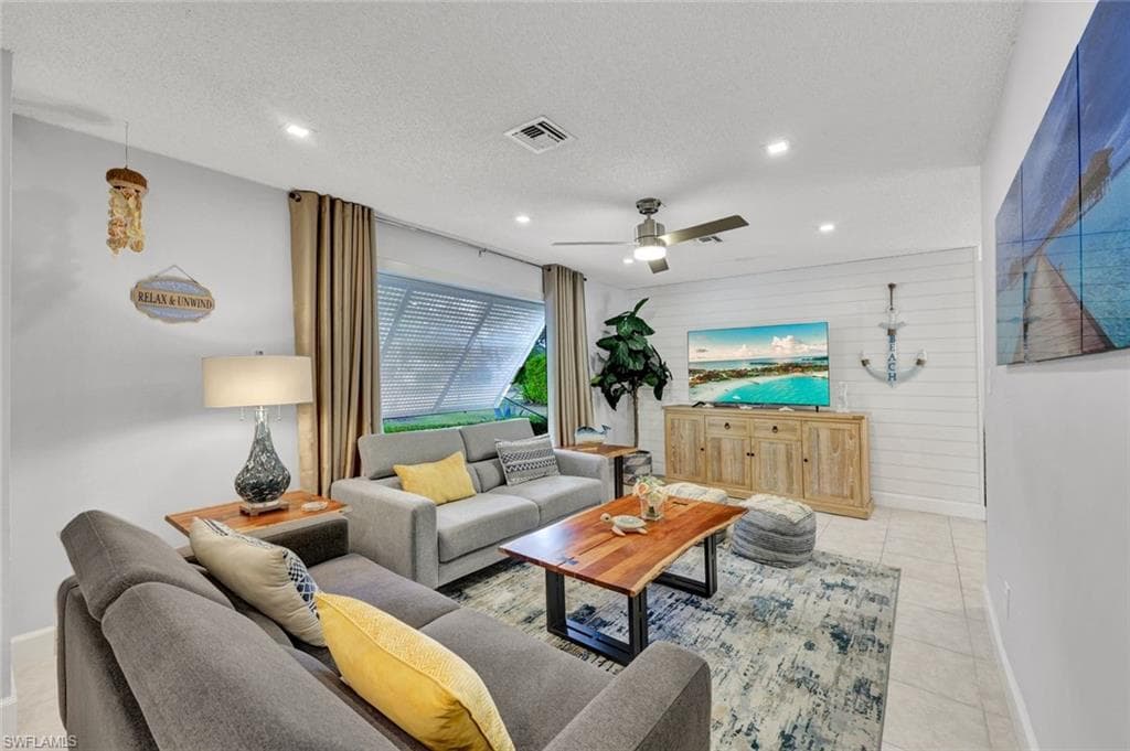 122 Palm River BLVD, NAPLES FL 34110-3