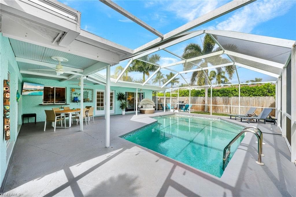 122 Palm River BLVD, NAPLES FL 34110-20