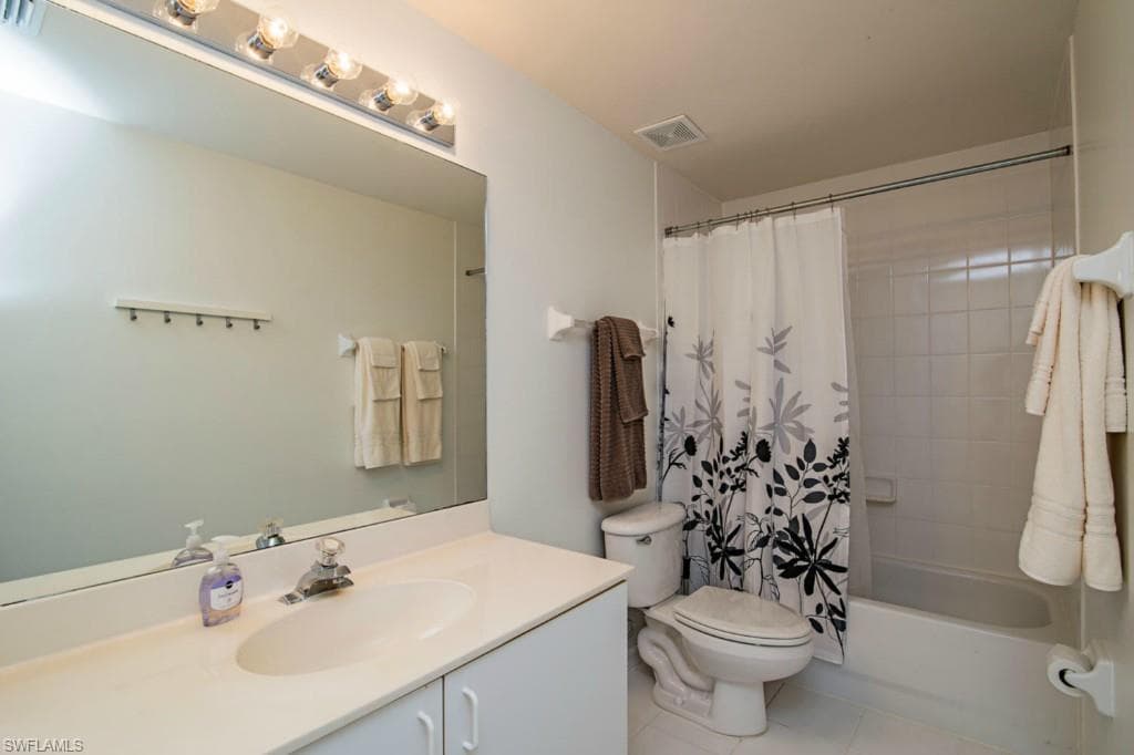 519 Roma CT # 301, NAPLES FL 34110-8