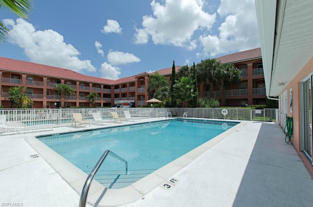 519 Roma CT # 301, NAPLES FL 34110-10