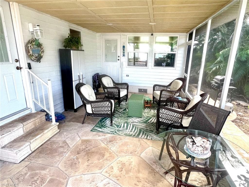 11331 Azalea LN, FORT MYERS BEACH FL 33931-5