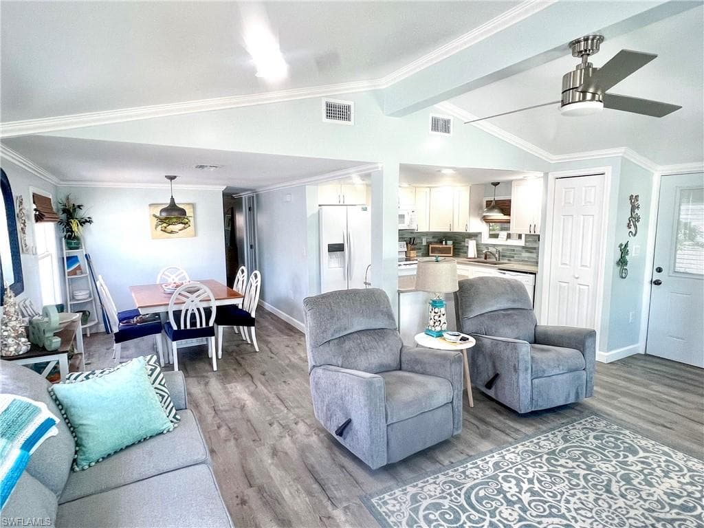 11331 Azalea LN, FORT MYERS BEACH FL 33931-12