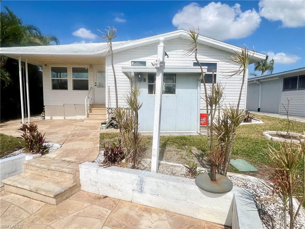 11331 Azalea LN, FORT MYERS BEACH FL 33931-36