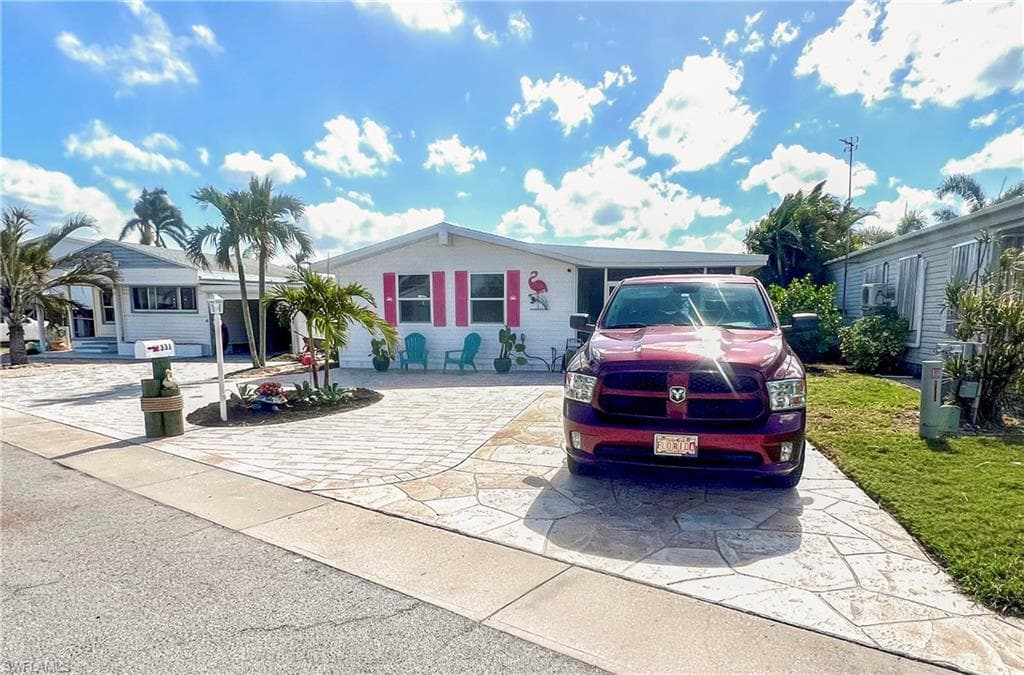 11331 Azalea LN, FORT MYERS BEACH FL 33931-38