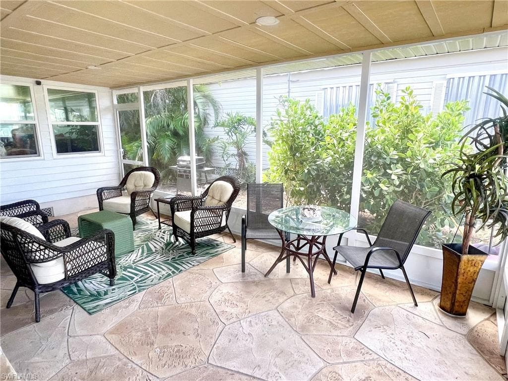 11331 Azalea LN, FORT MYERS BEACH FL 33931-3