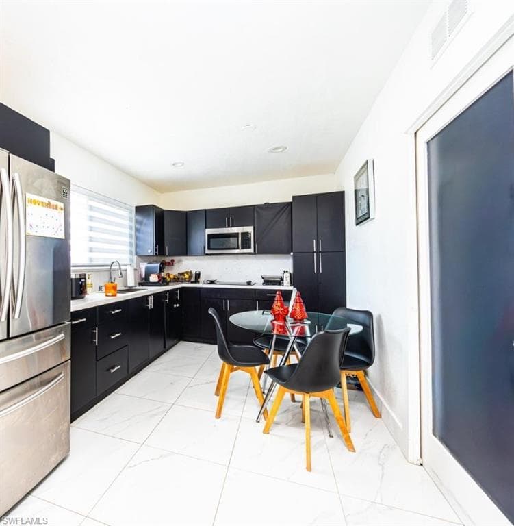 9365 SW 44th St-17