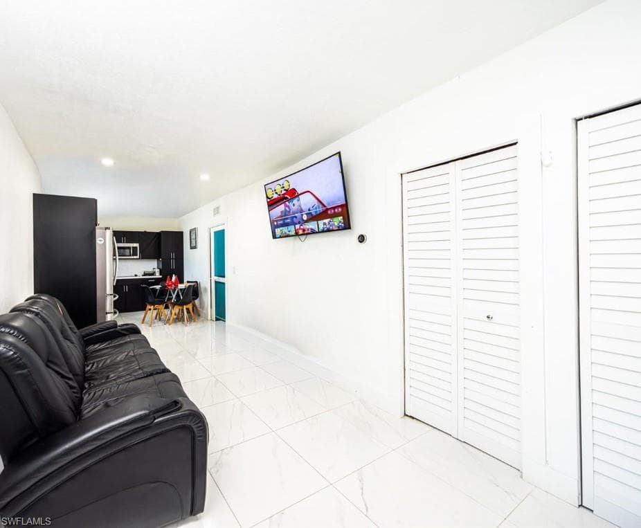 9365 SW 44th St-16