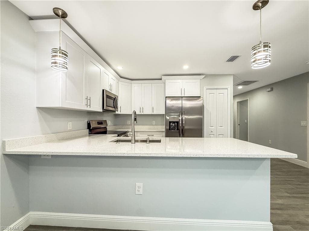 2955 Dunbar AVE Apt B, FORT MYERS FL 33916-12