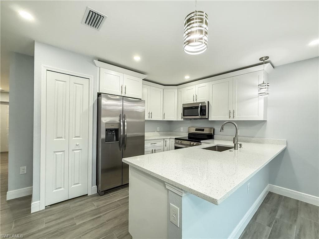 2955 Dunbar AVE Apt B, FORT MYERS FL 33916-11