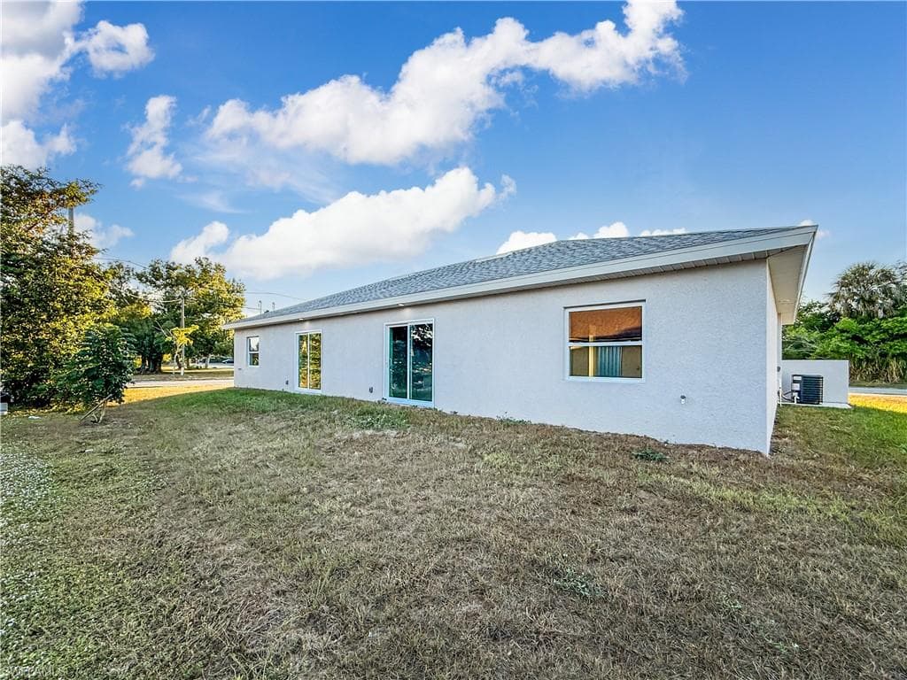 2955 Dunbar AVE Apt B, FORT MYERS FL 33916-4
