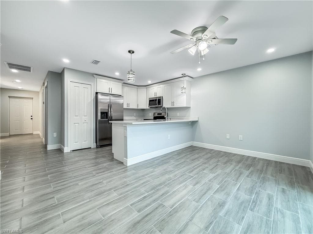 2955 Dunbar AVE Apt B, FORT MYERS FL 33916-9